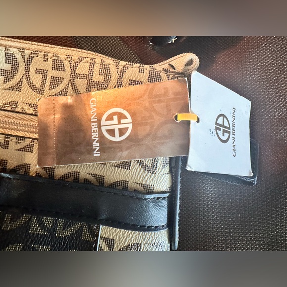 NWT Giani Bernini Block Signature Pocket North South Crossbody - Taupe Brown - Picture 16 of 16